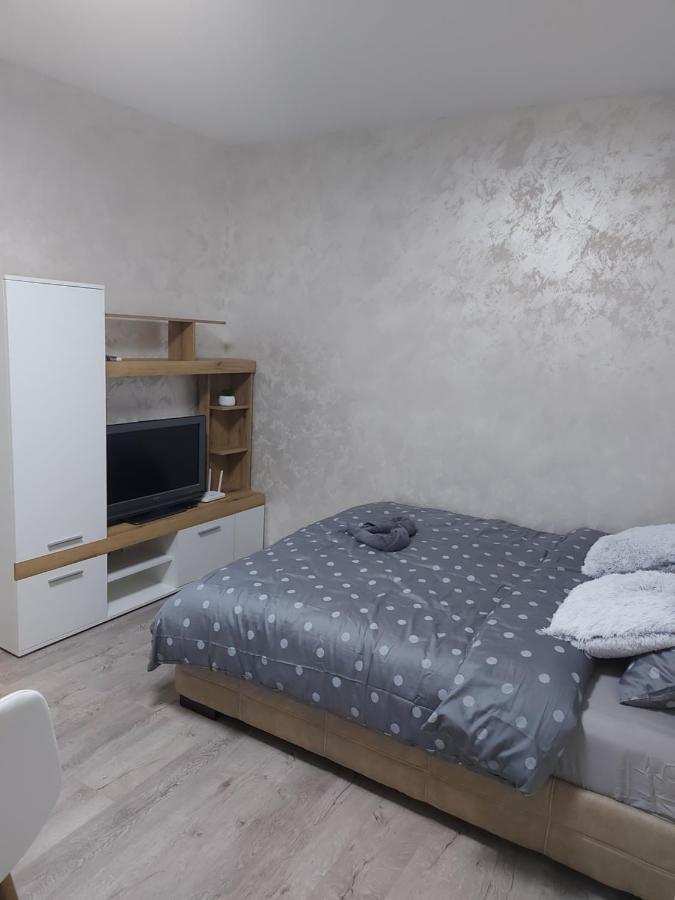 Apartman Mikikiki ベオグラード エクステリア 写真